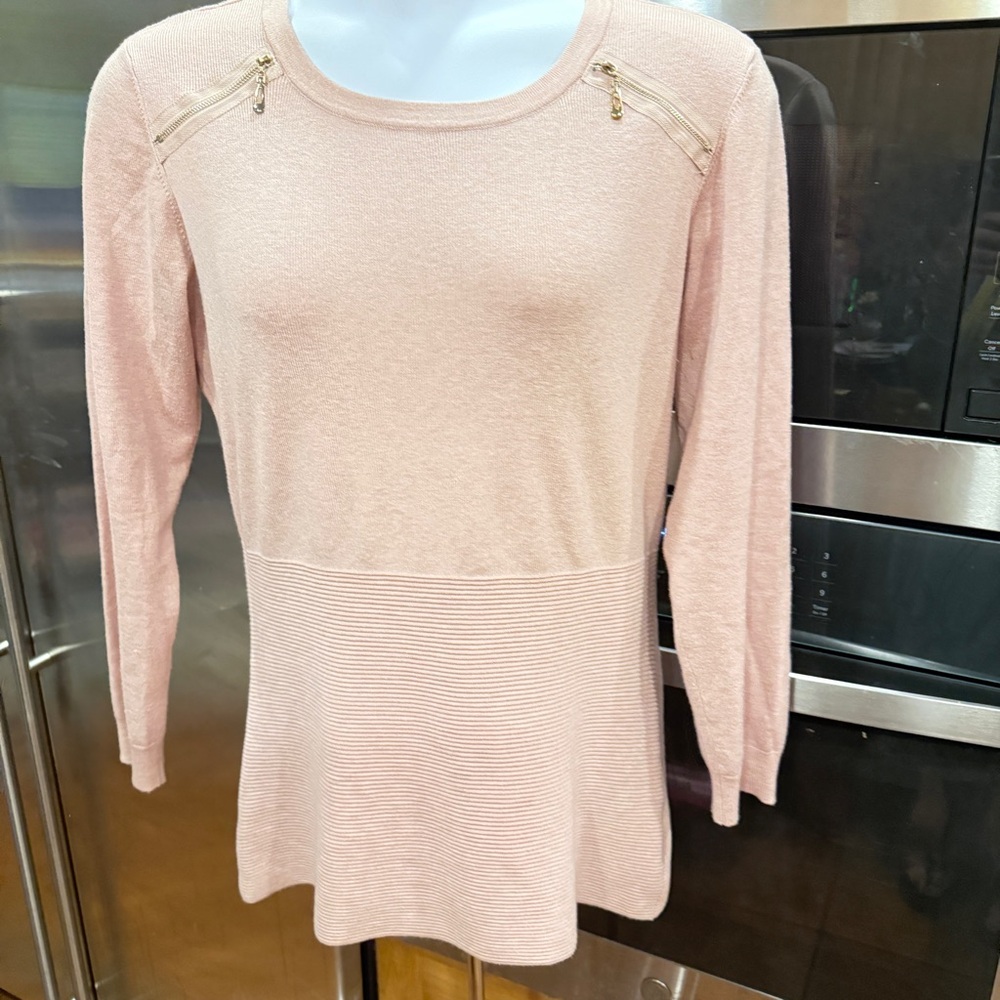 Elegant Pink Sweater‎ by AVA